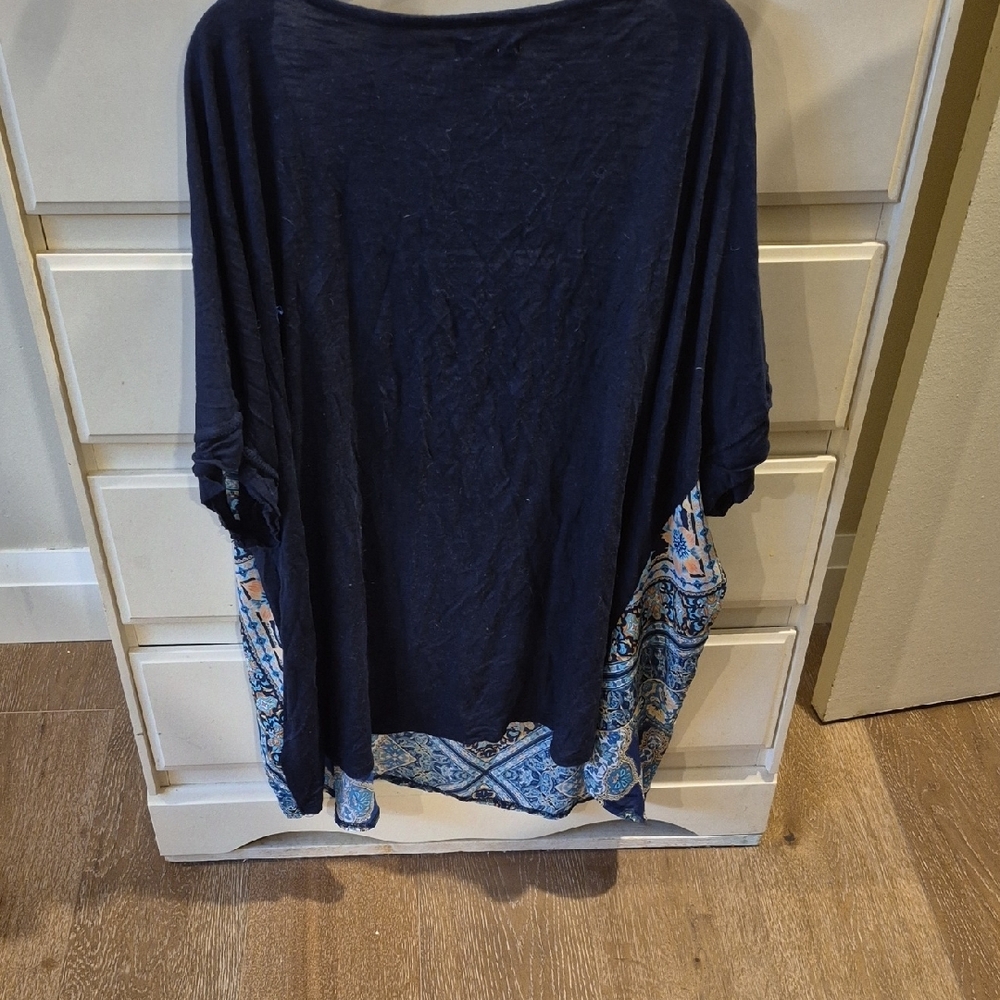Maurices Blue Pattern Top - Picture 3 of 4